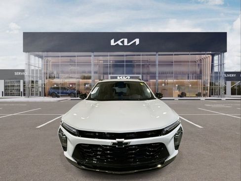 Used 2025 Chevrolet Trax ACTIV w/ Driver Confidence Package image 3