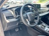 Used 2024 Mitsubishi Outlander SE image 3