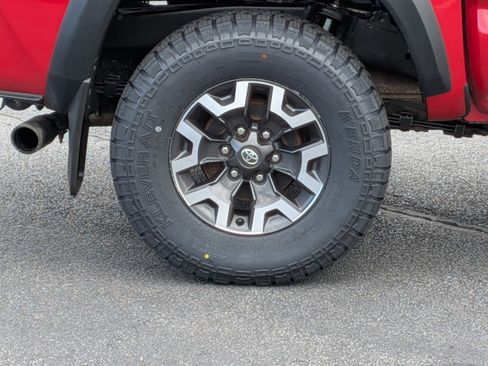 Certified 2023 Toyota Tacoma TRD Off-Road AWD/4WD image 13