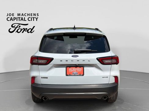 Used 2025 Ford Escape ST-Line w/ Cold Weather Package AWD/4WD image 6