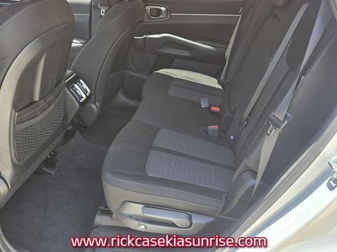 Used 2026 Kia Sorento LX FWD image 11