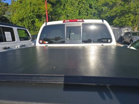 Used 2019 Nissan Frontier SV w/ Value Truck Package RWD image 8