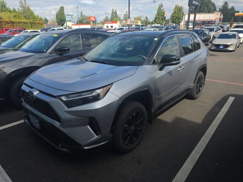 Used 2023 Toyota RAV4 XSE AWD/4WD image 6