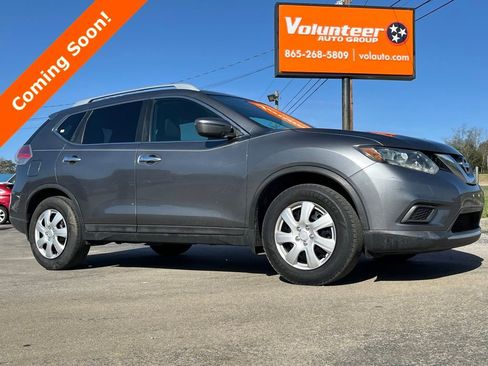 Used 2016 Nissan Rogue S w/ Appearance Package image 1