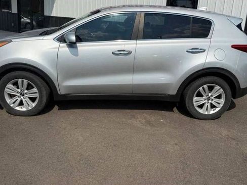 Used 2017 Kia Sportage LX image 5
