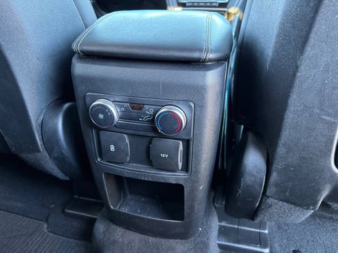 Used 2020 Ford Explorer XLT w/ Equipment Group 202A image 21