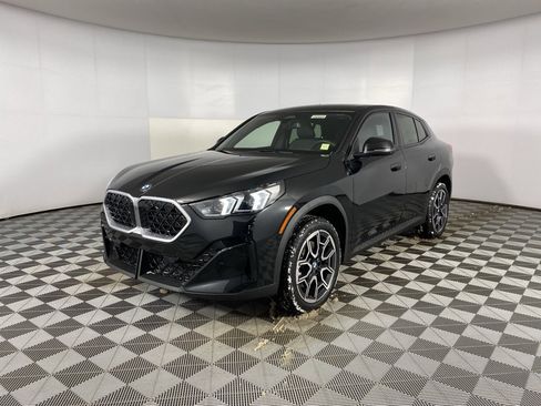 New 2026 BMW X2 xDrive28i w/ Technology Package image 3