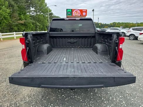 Used 2020 Chevrolet Silverado 1500 Custom w/ Custom Value Package AWD/4WD image 13