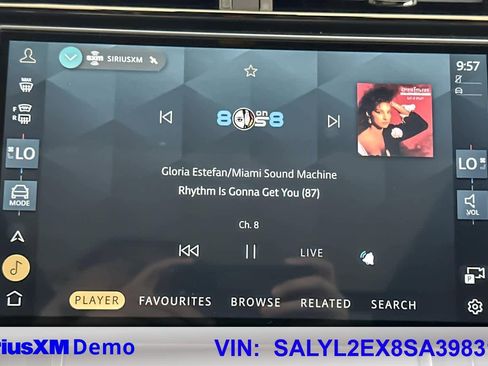 Used 2025 Land Rover Range Rover Velar Dynamic SE image 29