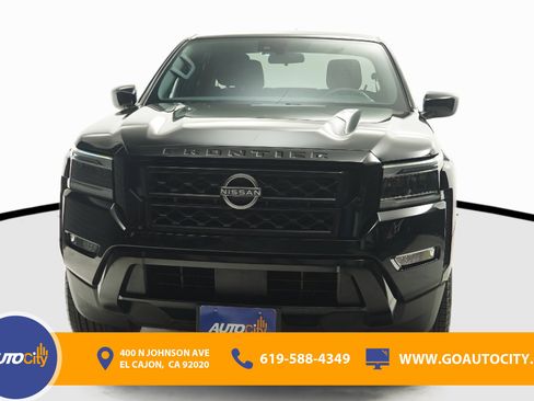 Used 2023 Nissan Frontier SV w/ Midnight Edition Package RWD image 4