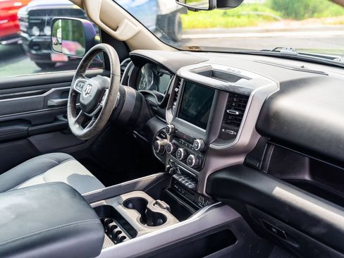 Used 2019 RAM 1500 Big Horn RWD image 12
