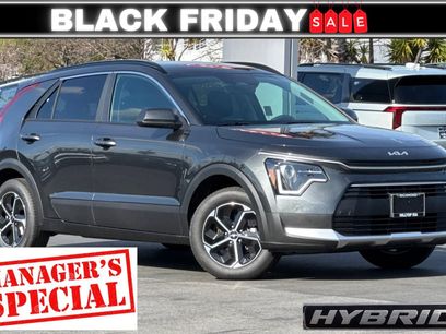 New 2025 Kia Niro LX