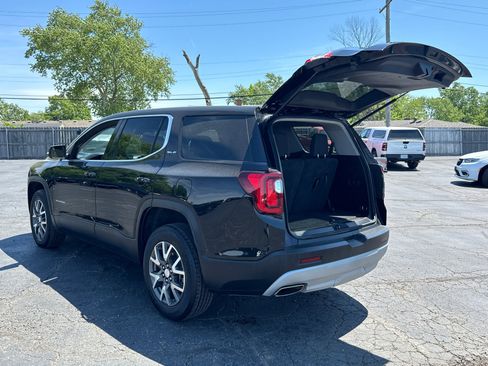 Used 2023 GMC Acadia SLE FWD image 18