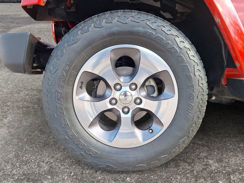 Used 2016 Jeep Wrangler Unlimited Sahara w/ Connectivity Group image 9