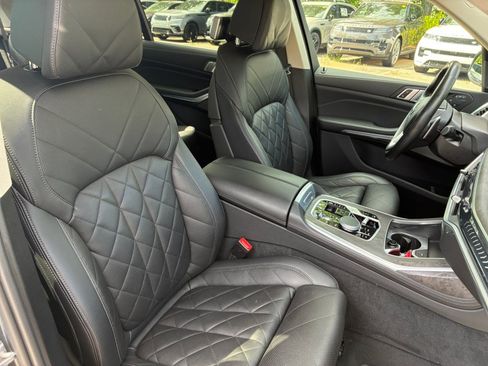 Used 2023 BMW X7 xDrive40i w/ Premium Package AWD/4WD image 28