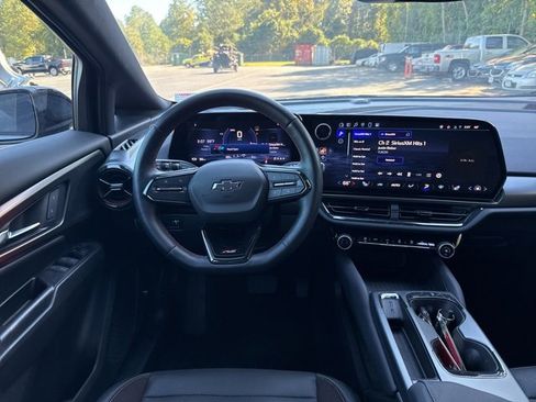 Used 2024 Chevrolet Equinox EV RS image 23