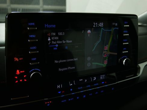 Used 2024 Toyota Sienna XSE image 31