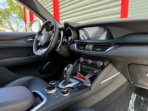 Used 2023 Alfa Romeo Stelvio Sprint RWD image 21