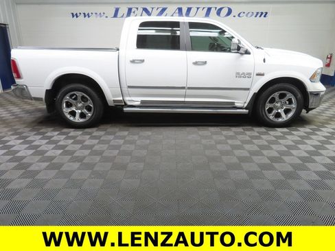 Used 2017 RAM 1500 Laramie w/ Convenience Group AWD/4WD image 2
