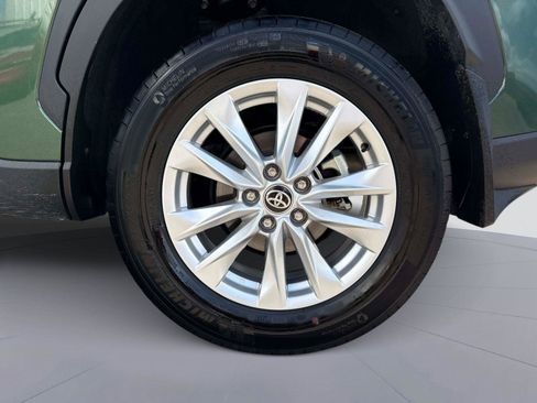 Used 2025 Toyota Corolla Cross LE image 10