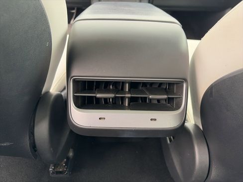 Used 2021 Tesla Model 3 Standard Range Plus image 15