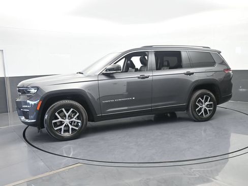 Used 2023 Jeep Grand Cherokee L Limited w/ Trailer Tow Group (B) RWD image 2