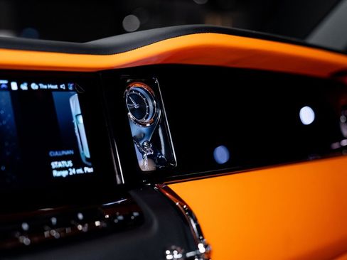 Used 2026 Rolls-Royce Cullinan image 9