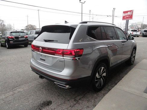 Used 2025 Volkswagen Atlas SE image 5