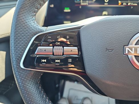 Used 2024 Nissan Ariya AWD image 17