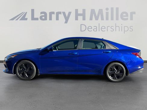 Certified 2022 Hyundai Elantra SEL image 3