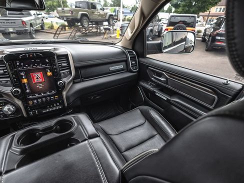 Used 2019 RAM 1500 Laramie AWD/4WD image 23