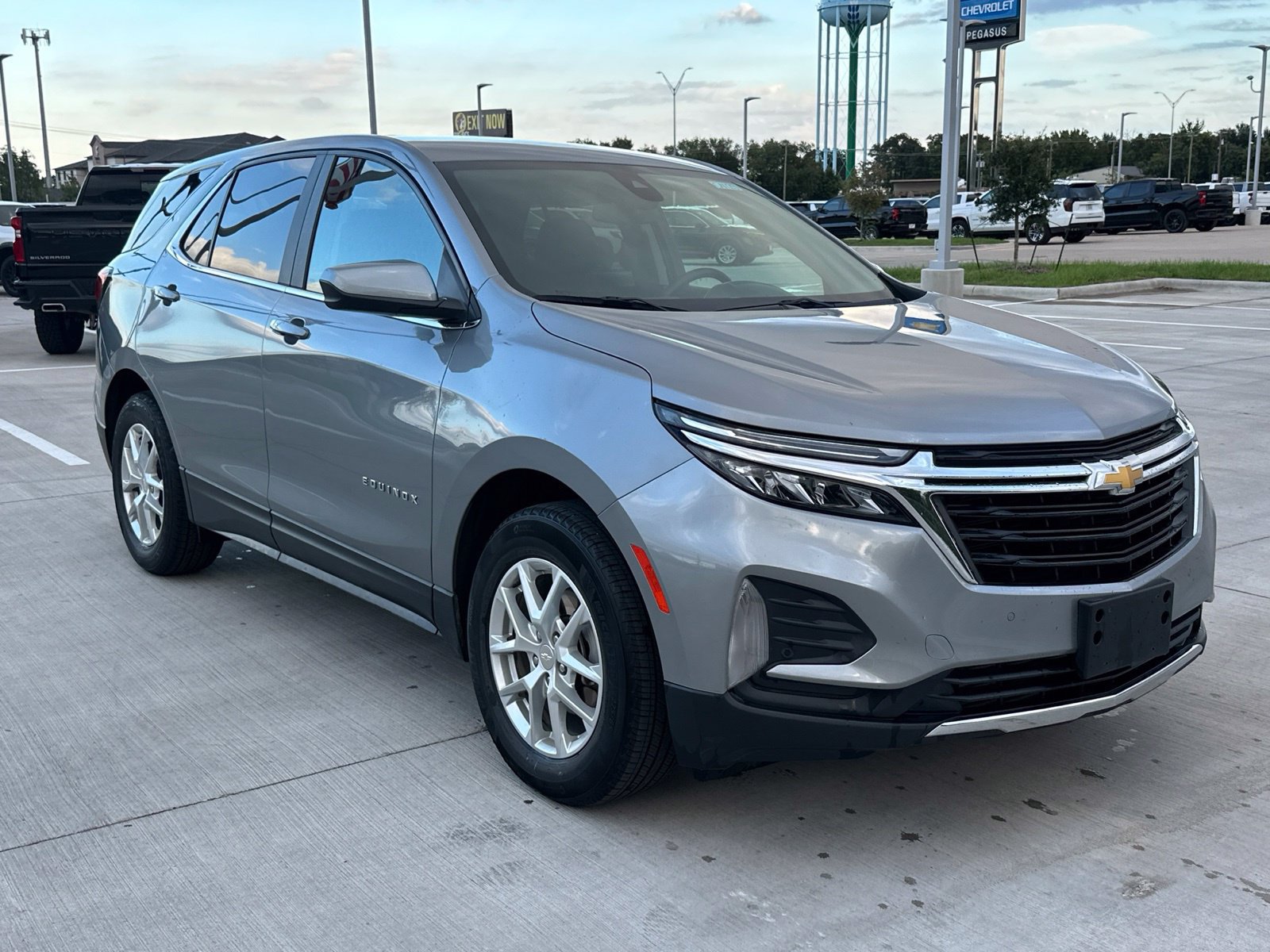 Used 2024 Chevrolet Equinox LT FWD image 8