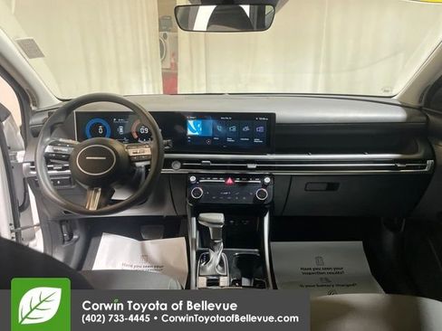 Used 2025 Hyundai Tucson SEL image 12