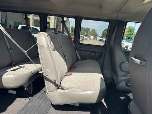 Used 2020 Chevrolet Express 3500 LT w/ LT Preferred Equipment Group RWD image 23