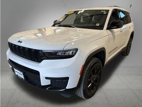 Used 2024 Jeep Grand Cherokee L Altitude AWD/4WD image 1