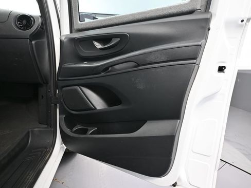 Used 2023 Mercedes-Benz Metris image 29