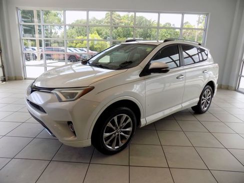 Used 2017 Toyota RAV4 Platinum FWD image 3