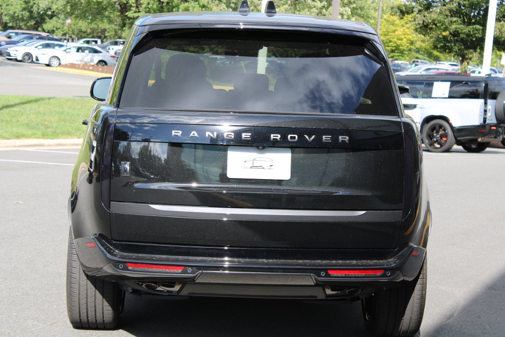 New 2027 Land Rover Range Rover Long Wheelbase SE AWD/4WD image 4