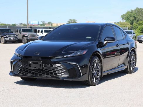 Used 2026 Toyota Camry SE FWD image 6