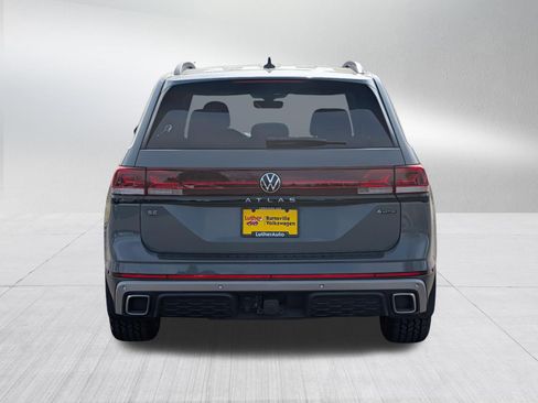 Certified 2025 Volkswagen Atlas Peak Edition SE AWD/4WD image 6