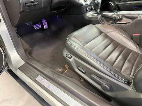 Used 2010 Ford Mustang Coupe image 26