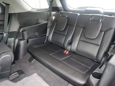 Used 2022 Ford Explorer XLT w/ Equipment Group 202A AWD/4WD image 46