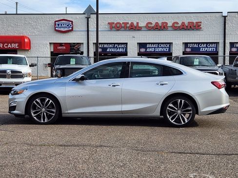 Used 2021 Chevrolet Malibu LT image 2