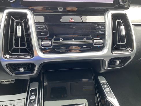 Used 2021 Kia Sorento SX image 28