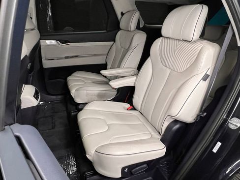Used 2025 Hyundai Palisade Calligraphy AWD/4WD image 16