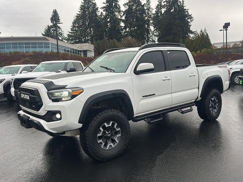 Used 2023 Toyota Tacoma TRD Off-Road image 1