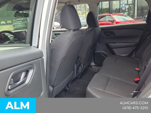 Used 2024 Nissan Rogue S FWD image 8