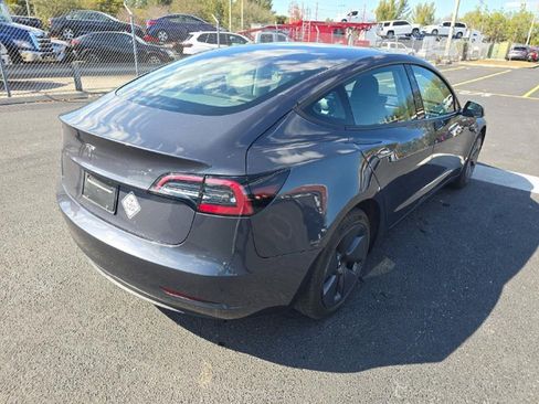 Used 2023 Tesla Model 3 Standard Range image 4