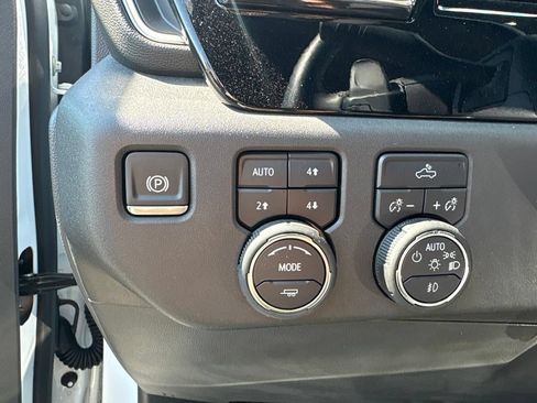 Used 2024 Chevrolet Silverado 1500 LT Trail Boss w/ Convenience Package II AWD/4WD image 16