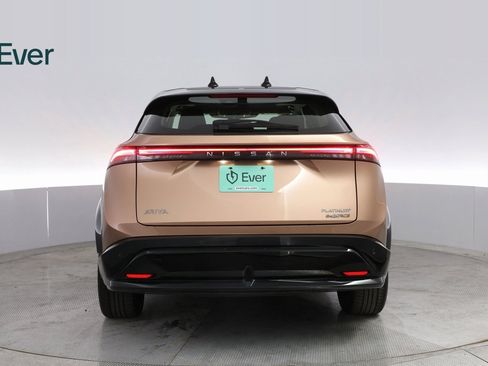 Used 2024 Nissan Ariya AWD image 13